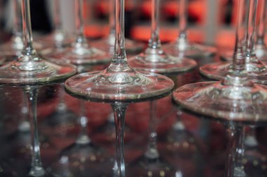 Restoran Tablo ayarı gözlüklü yakın çekim fotoğraf