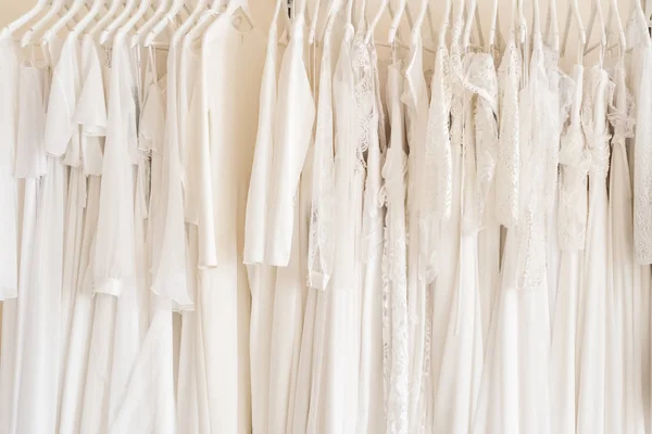 Beyaz şık düğün butik gelinlik