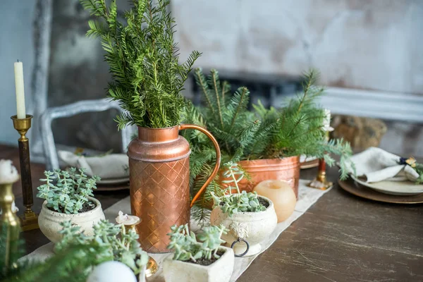 Blick Auf Festliche Tische Mit Vintage Kerzenständern Pflanzen Töpfen Und — Stockfoto