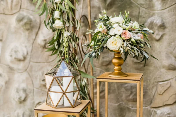 Decoração Casamento Floral Com Flores Frescas Pastel Velas — Fotografia de Stock