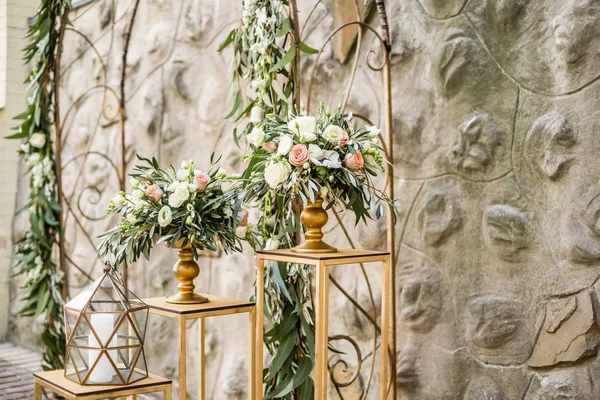 Decoração Casamento Floral Com Flores Frescas Pastel Velas — Fotografia de Stock