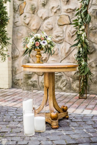 Decoração Casamento Floral Com Flores Frescas Pastel Mesa Velas Chão — Fotografia de Stock