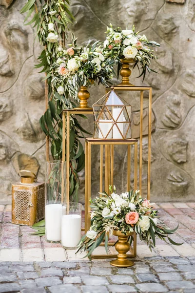 Decoração Casamento Floral Com Flores Frescas Pastel Velas — Fotografia de Stock