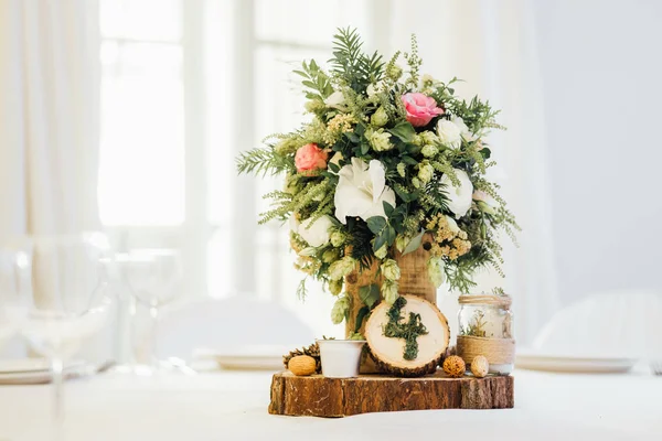 Prachtige Lentebloemen Tafel Voor Bruiloft Decoratie Met Nummer — Stockfoto