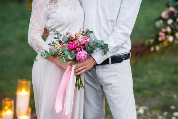 Close Photo Young Stylish Couple Holding Flowers Bouquet Wedding Day — Stock Photo, Image