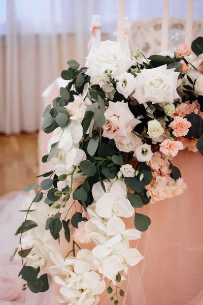 Decorado Com Flores Servido Para Mesa Banquete Casamento Dentro Casa — Fotografia de Stock