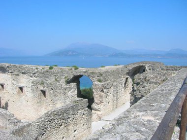 Sirmione'da (Bs) - İtalya Catullus, arkeolojik alan mağaralar