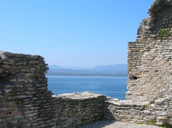 Sirmione'da (Bs) - İtalya Catullus, arkeolojik alan mağaralar
