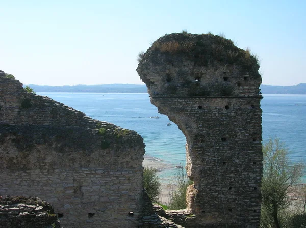 Sirmione'da (Bs) - İtalya Catullus, arkeolojik alan mağaralar