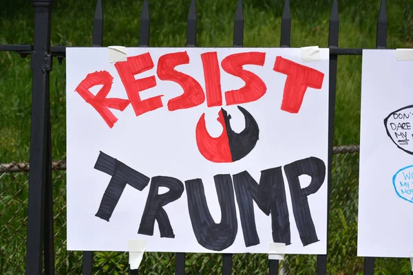 Protestando contra Donald Trump — Fotografia de Stock