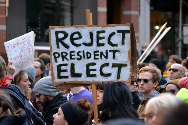 Protestujących prezydenta Donald Trump — Zdjęcie stockowe