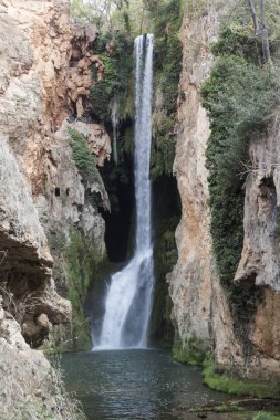 Nuevalos, Zaragoza Piedra manastırda şelaleler. Topluluk Aragon, İspanya