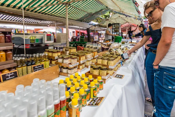 Cours Saleya mercado em Nice França — Fotografia de Stock