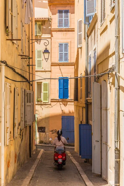 Tipikus kilátás Marseille-ben Franciaországban — Stock Fotó