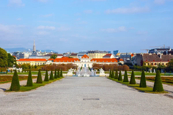 Belvedere-palatset och trädgården i Wien, Österrike — Stockfoto