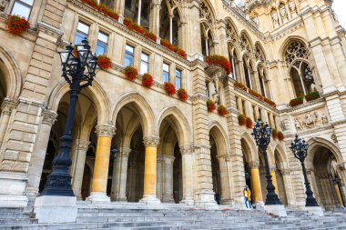 Viyana, Avusturya, 14 Ekim 2016: Courtyard Viyana Belediye binasının da Rathaus, Avusturya biliyorum