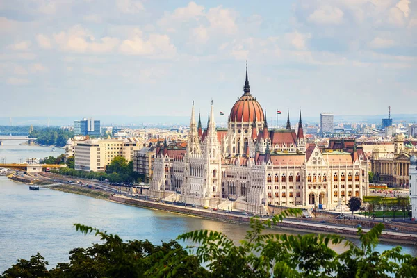 Budova maďarského parlamentu v Budapešti — Stock fotografie