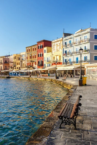 Sabah görünümü, Chania, Yunanistan'ın eski liman — Stok fotoğraf