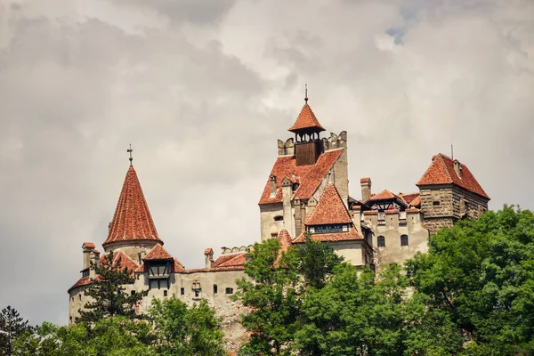 Hrad bran, které jsou také známé pro mýtus Dracula, Rumunsko — Stock fotografie