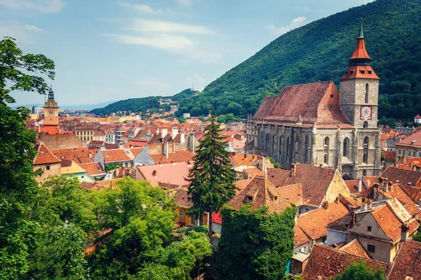 Vista aérea del casco antiguo, Brasov, Transilvania, Rumania — Foto de Stock