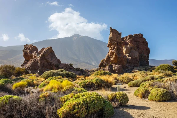 Roques de Garcia y Volcán El Teide, Isla de Tenerife, España — Foto de Stock