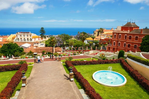 La Orotava, Tenerife, España - 11 de junio de 2015: Jardín botánico en la ciudad de La Orotava, Tenerife, Islas Canarias — Foto de Stock