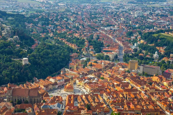 Vista aérea del casco antiguo, Brasov, Transilvania, Rumania —  Fotos de Stock