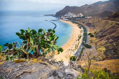 Santa Cruz, Tenerife, Kanarya Adaları, İspanya yakınındaki Teresitas plajda havadan görünümü