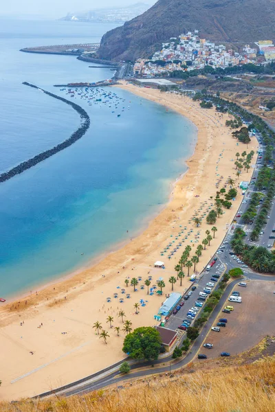 A légi felvétel a Teresitas beach közelében Santa Cruz, Tenerife, Kanári-szigetek, Spanyolország — Stock Fotó