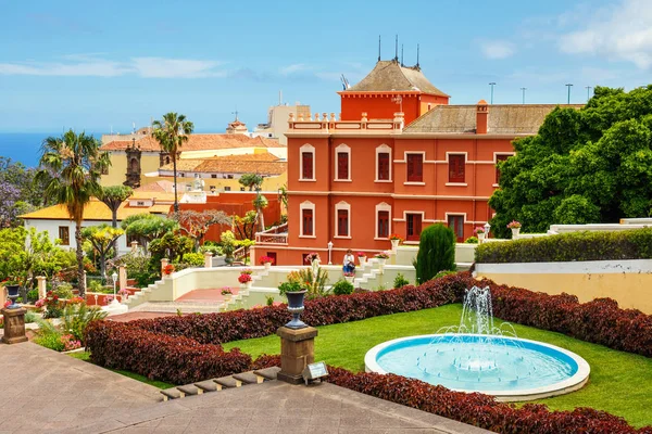 La Orotava, Tenerife, Spanien - juni 11, 2015: botaniska trädgård i La Orotava stad, Teneriffa, Kanarieöarna — Stockfoto