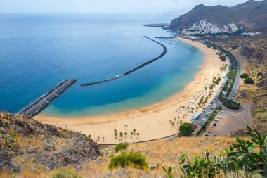 Santa Cruz, Tenerife, Kanarya Adaları, İspanya yakınındaki Teresitas plajda havadan görünümü