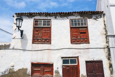 Renkli ön kapı ev için bir fotoğraf 