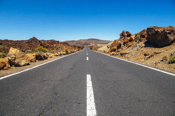 Ruta en las montañas en Tenerife, España — Foto de Stock