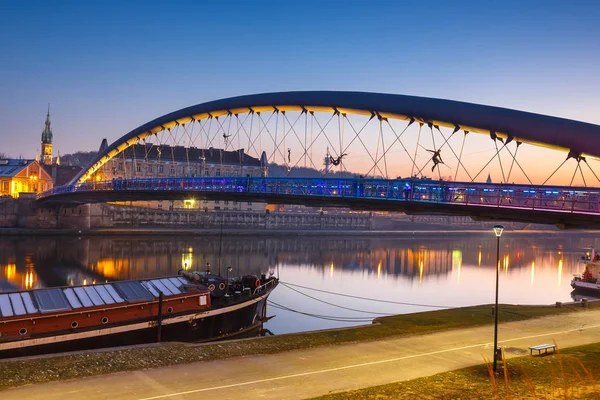 Kładka Bernatka nad rzeką Wisłą w Kraków, Polska — Zdjęcie stockowe