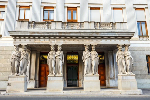 オーストリアの議会のウィーン、オーストリアの建物のファサード — ストック写真