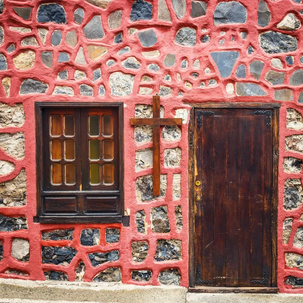Fotografie z barevných předních dveří do domu — Stock fotografie