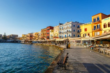 Hanya Girit - 25 Maj, 2016: Sabah görünümü Chania, Yunanistan eski liman. Hanya Girit ikinci büyük kentidir