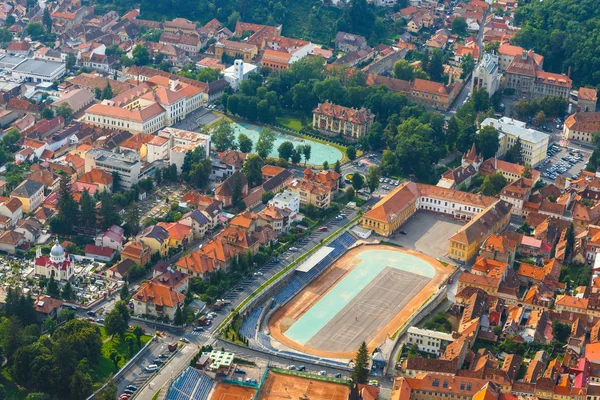 Vista aérea da Cidade Velha, Brasov, Transilvânia, Roménia — Fotografia de Stock