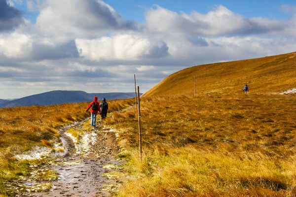 Walking trail in Bieszczady mountain in Poland — Stock Photo, Image