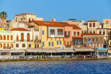 Hanya Girit - 25 Maj, 2016: Sabah görünümü Chania, Yunanistan eski liman. Hanya Girit ikinci büyük kentidir