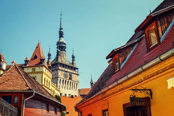 SIGHISOARA, ROMANIA - JULY 08, 2015: historic town Sighisoara. City in which was born Vlad Tepes, Dracula — Stock Photo, Image