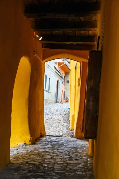 Medieval street view in Sighisoara, Romania — Stock Photo, Image