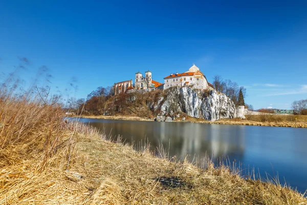 Monasterio benedictino en Tyniec cerca de Cracovia, Polonia — Foto de Stock