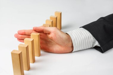 El Domino izole üzerinde beyaz arka plan düşme durdurma