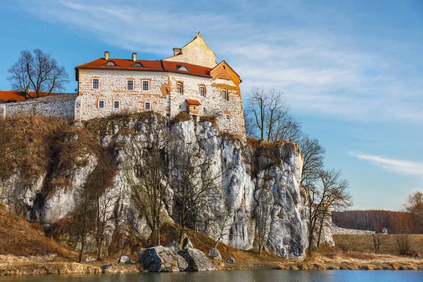 Monasterio benedictino en Tyniec cerca de Cracovia, Polonia — Foto de Stock