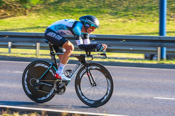 KRAKOW, POLAND - AUGUST 3, 2013: Unidentified participant of 70th Tour de Pologne cycling 7th stage race in Krakow, Poland. Tour de Pologne is the biggest cycling event in Eastern Europe. — Stock Photo, Image