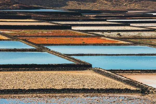 Salinas de Janubio, sóbánya a szigeten, Lanzarote, Spanyolország — Stock Fotó