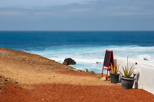 Vista dal ristorante di Green Lagoon a El Golfo, Isola di Lanzarote, Spagna — Foto Stock