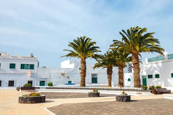 Vista do centro da cidade de Teguise, antiga capital da ilha de Lanzarote — Fotografia de Stock