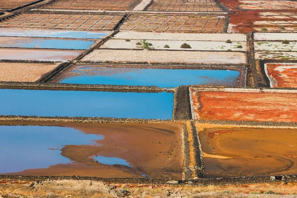 Salinas de Janubio, sóbánya a szigeten, Lanzarote, Spanyolország — Stock Fotó